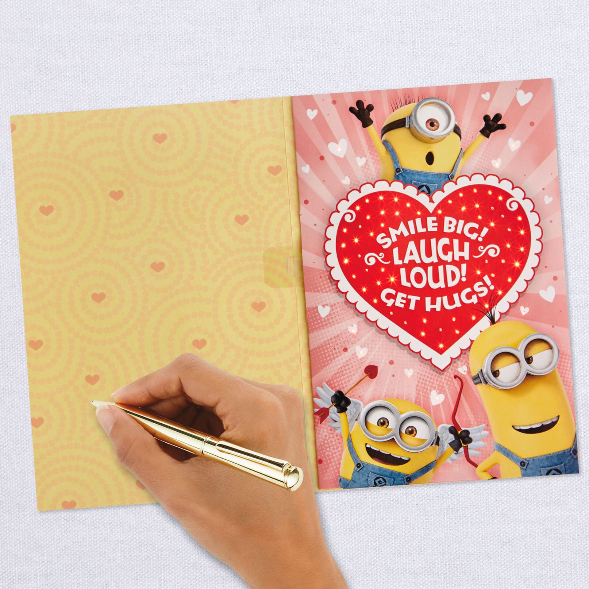 despicable-me-minions-valentine-s-day-card-with-light-and-sound